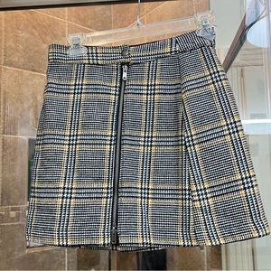 Abercrombie black and yellow mini skirt with zipper